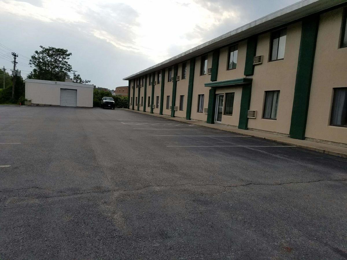 Woonsocket Motor Inn Exteriör bild
